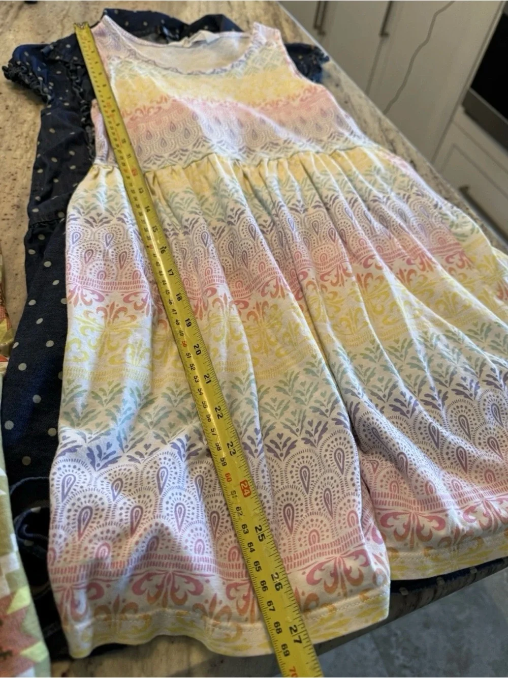 lot girls dress Size 7/8 Are 4